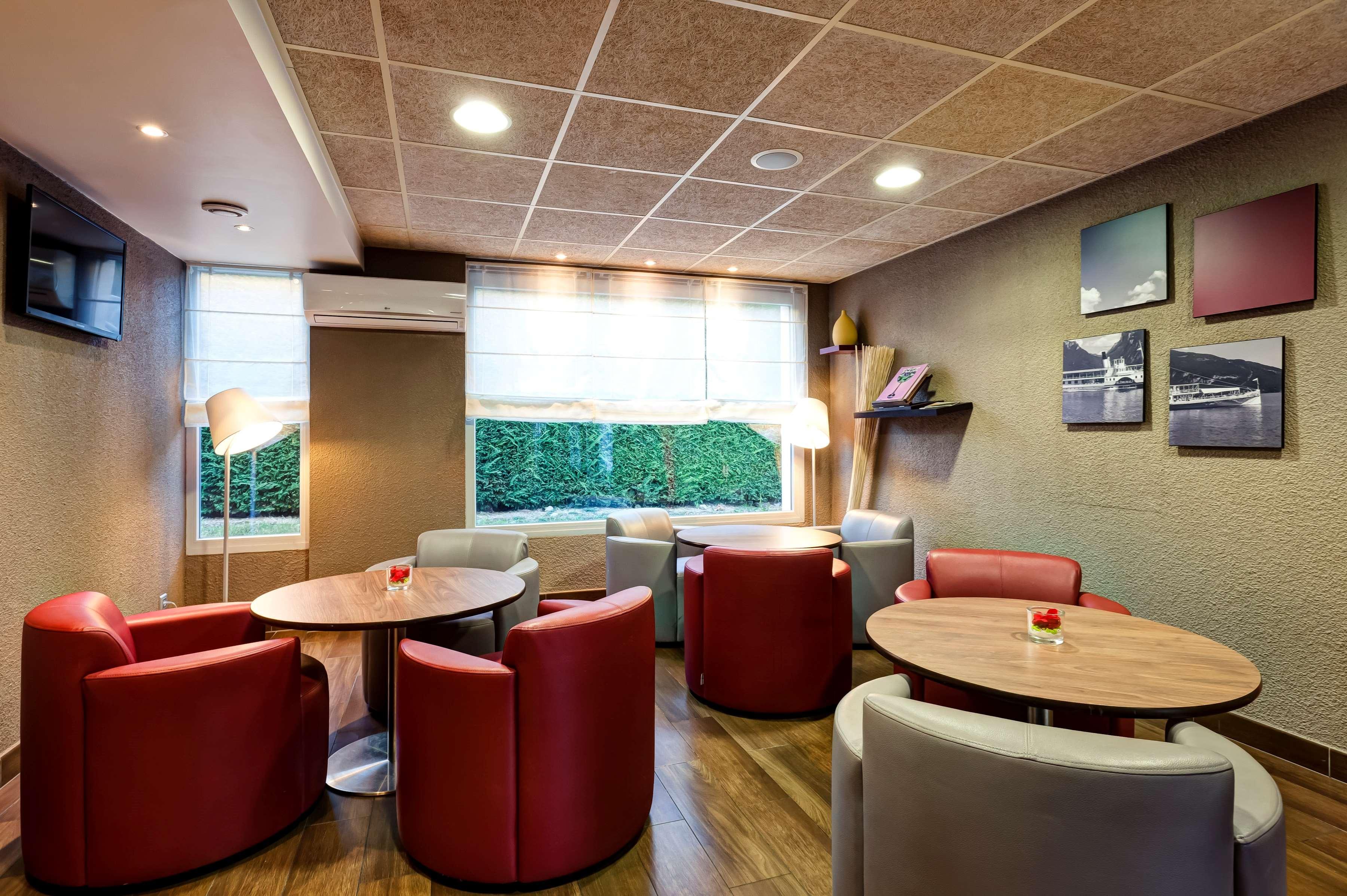 Campanile Geneve - Ferney-Voltaire Hotel Bagian luar foto