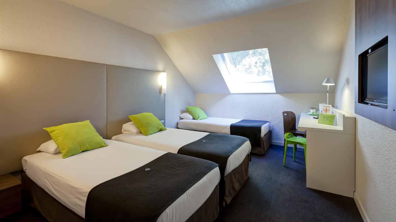 Campanile Geneve - Ferney-Voltaire Hotel Bagian luar foto