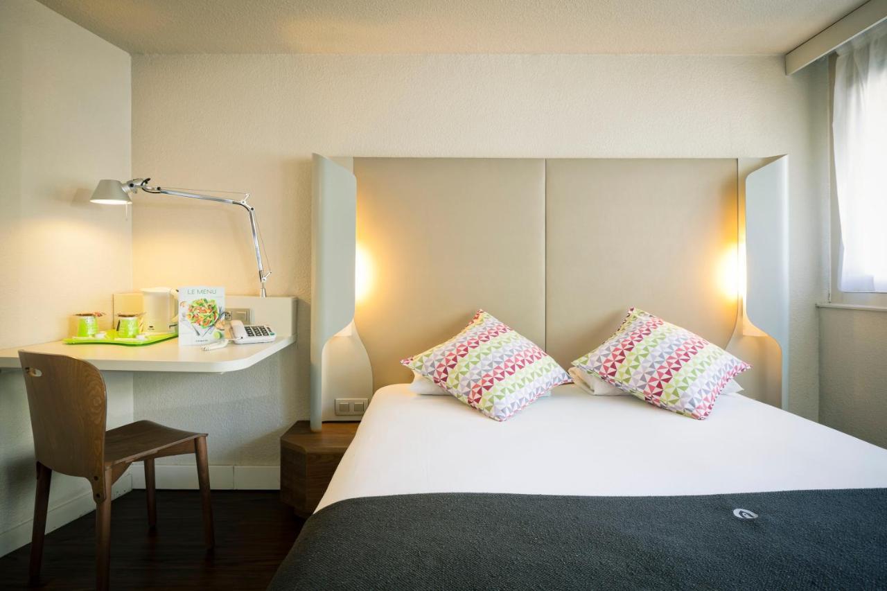 Campanile Geneve - Ferney-Voltaire Hotel Bagian luar foto